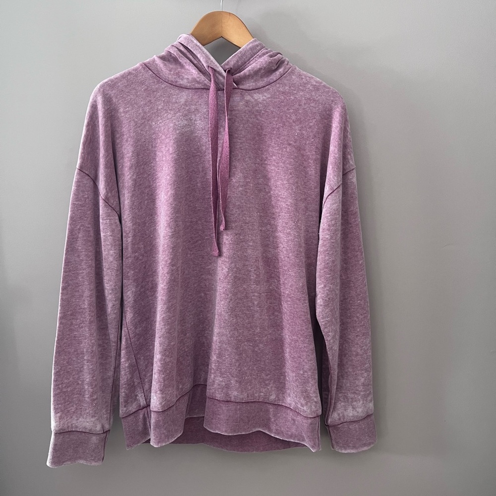 2LIV hooded sweatshirt. Size L